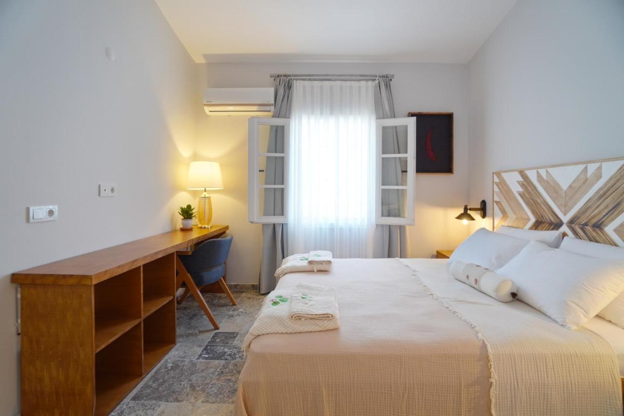 Pom Alacati Boutique Otel Çeşme Luaran gambar