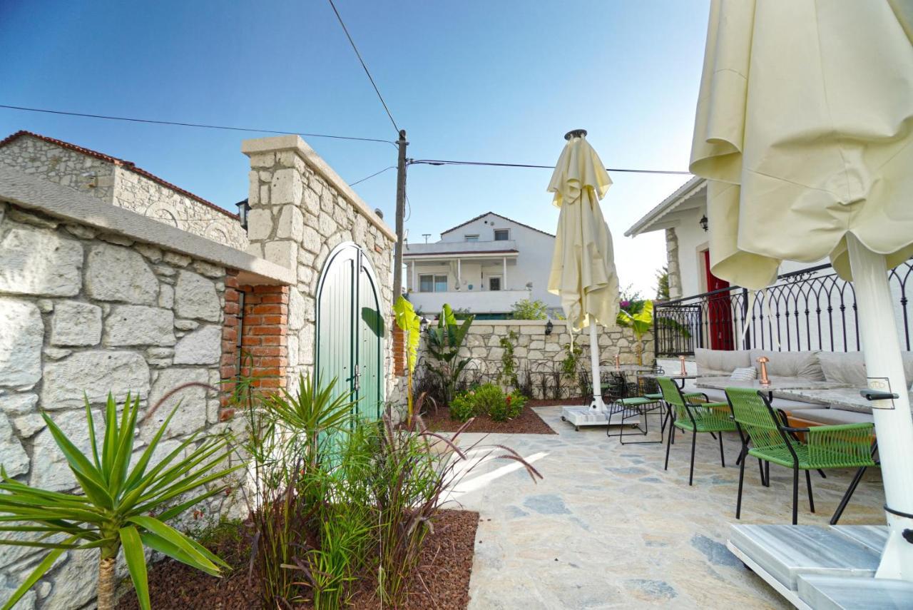 Pom Alacati Boutique Otel Çeşme Luaran gambar