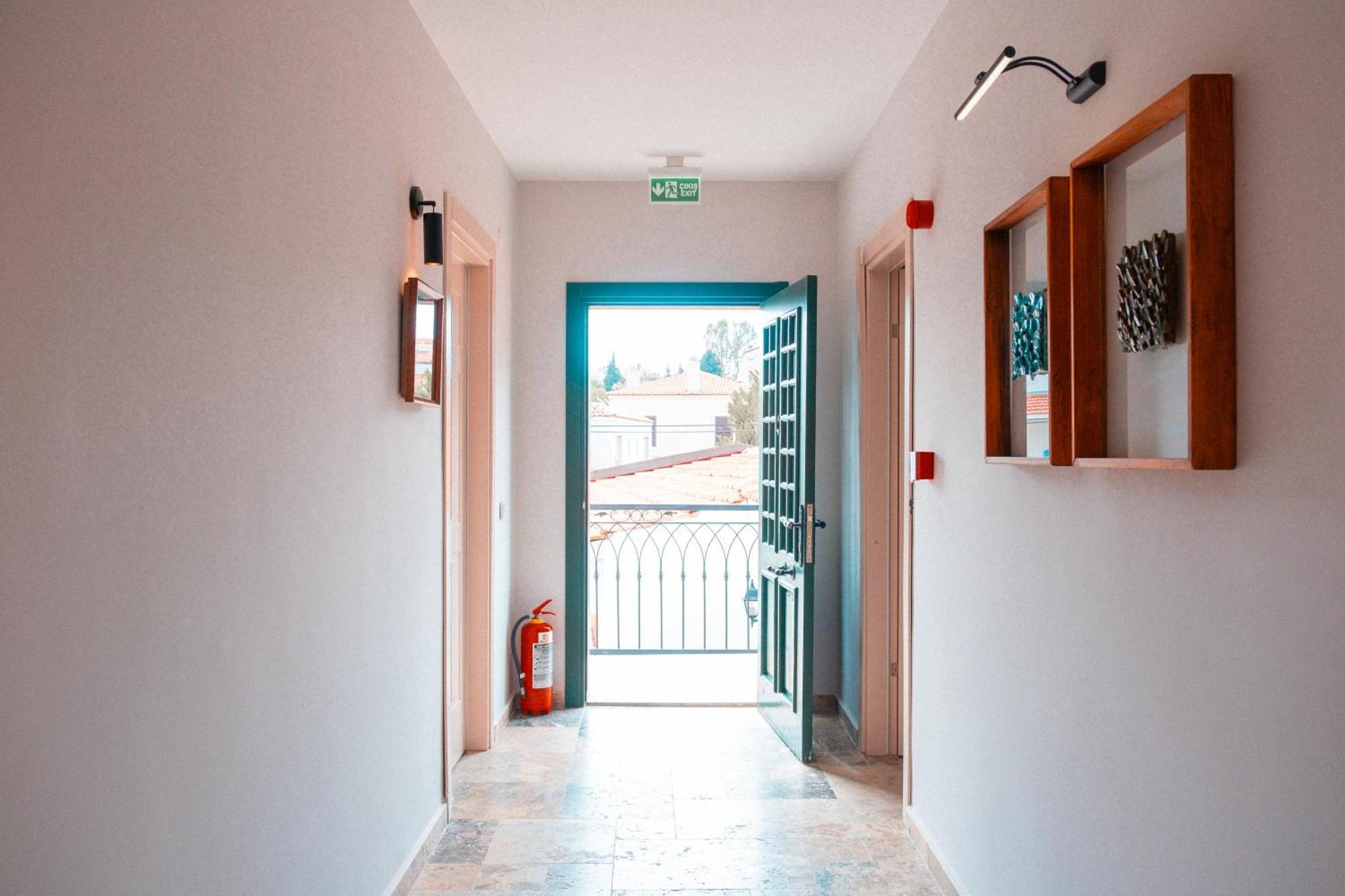 Pom Alacati Boutique Otel Çeşme Luaran gambar