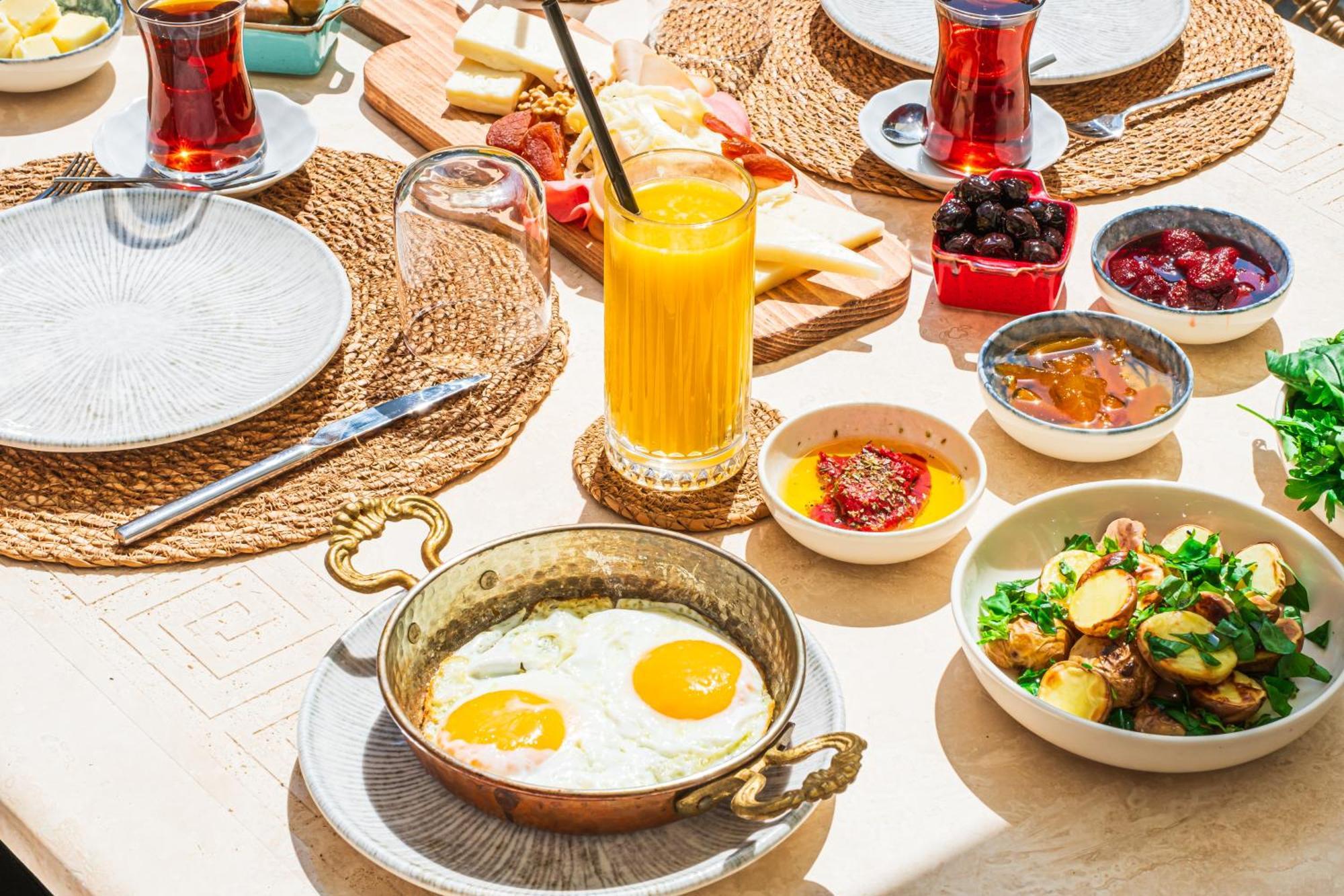 Pom Alacati Boutique Otel Çeşme Luaran gambar