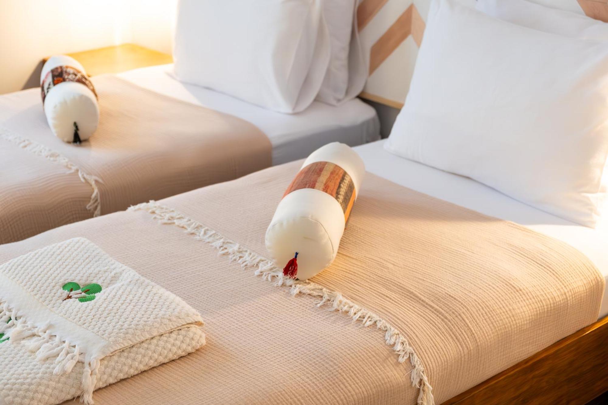Pom Alacati Boutique Otel Çeşme Luaran gambar